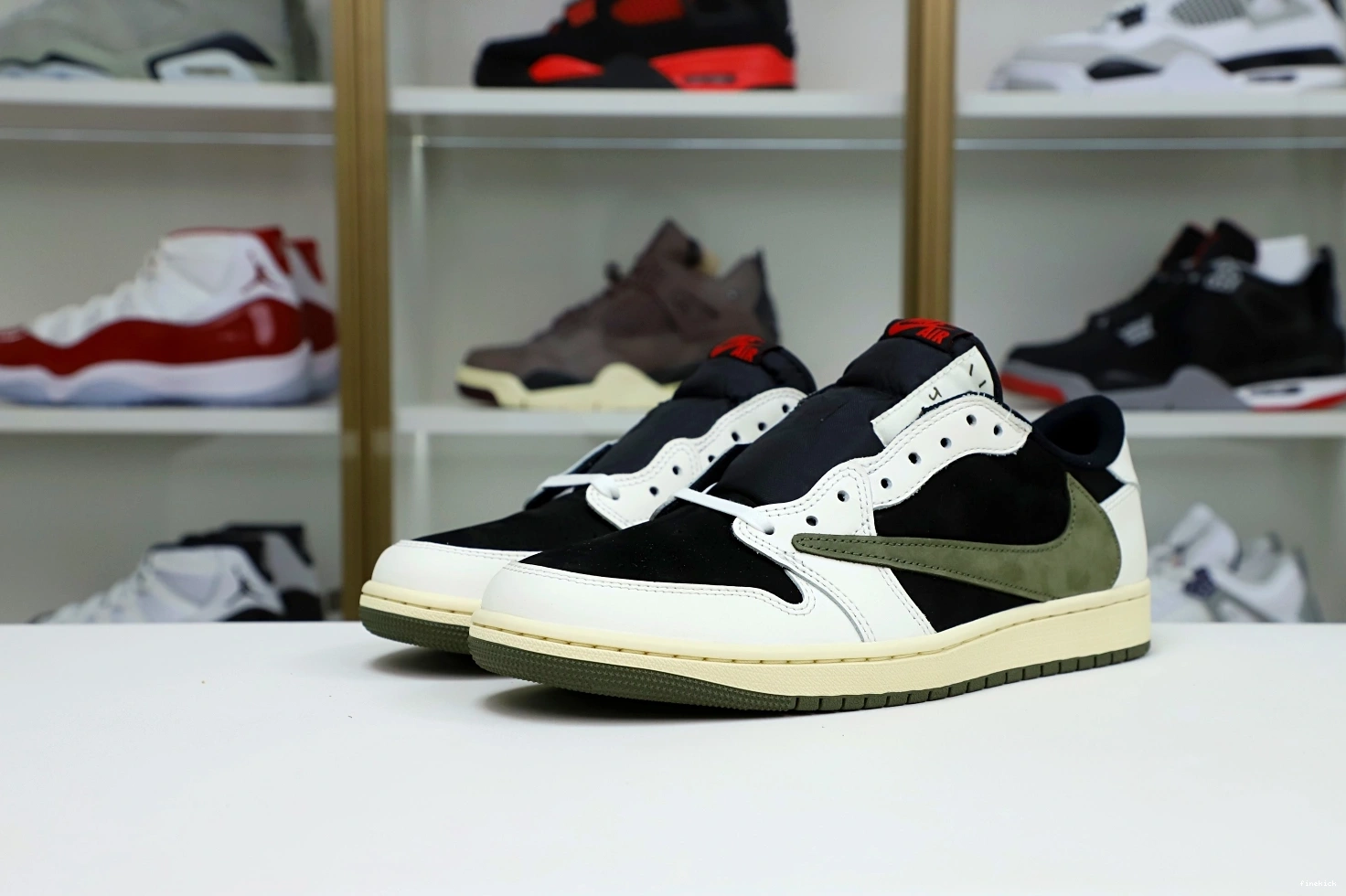 LOW JORDAN OG TRAVIS X SCOTT 1 AIR “Olive” NIKE 1118